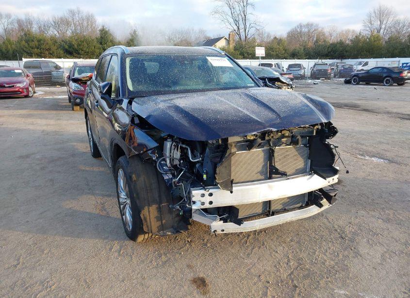 2022 Toyota Highlander PLATINUM (VIN 5TDFZRBH1NS229671) main photo
