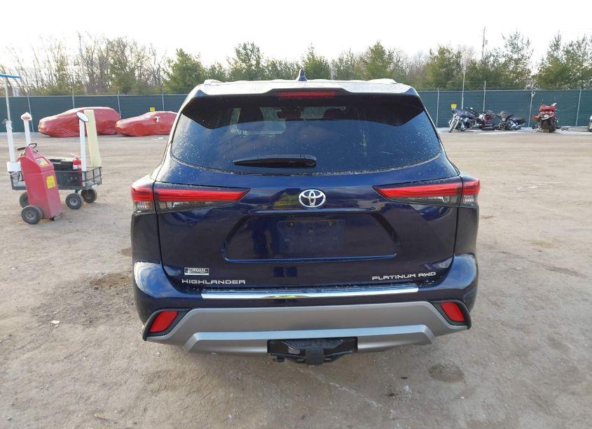 Photo 17 of 2022 Toyota Highlander PLATINUM (VIN 5TDFZRBH1NS229671)
