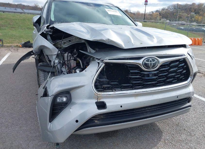 Photo 18 of 2021 Toyota Highlander PLATINUM (VIN 5TDFZRBH2MS079651)