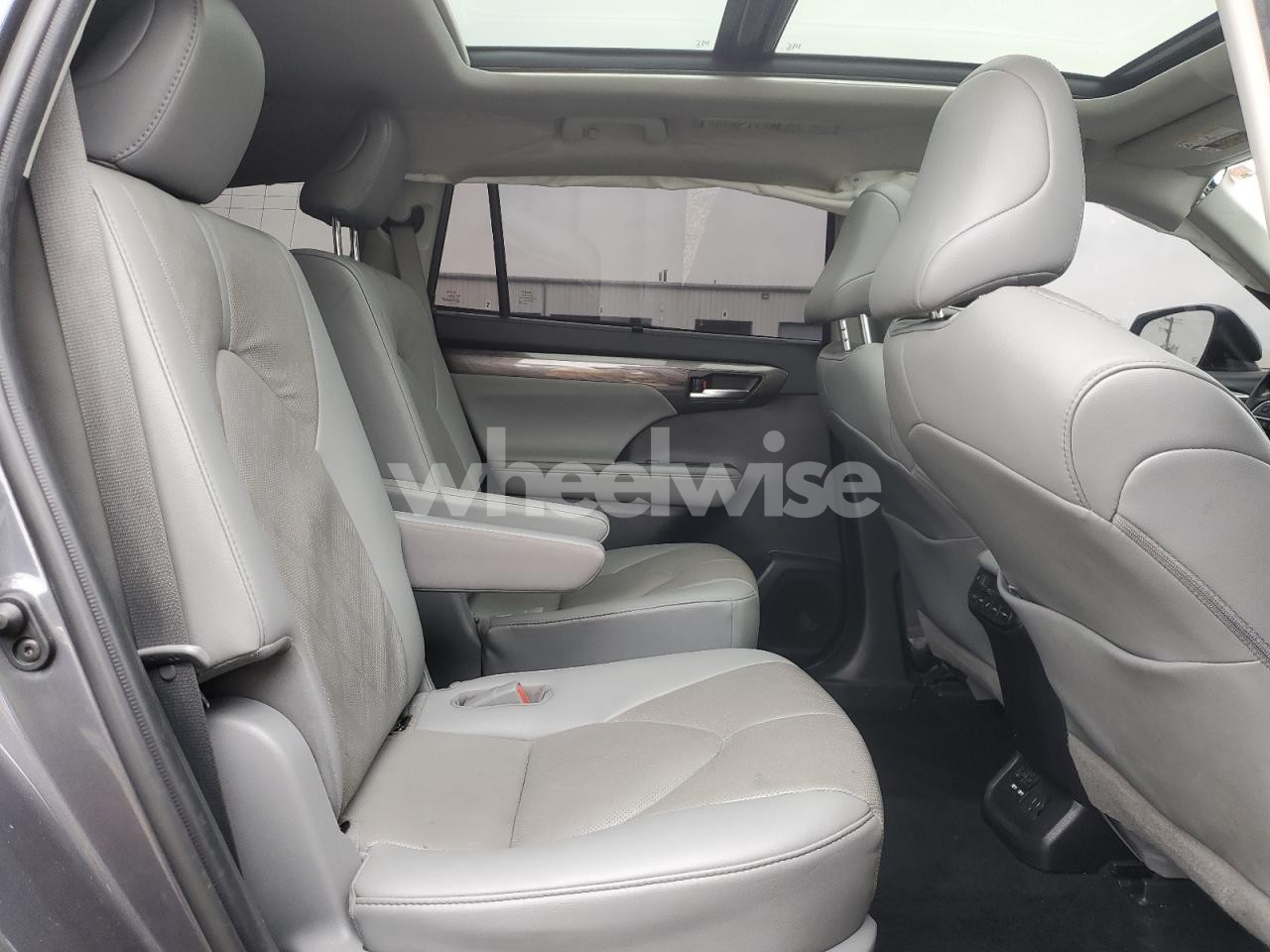 Photo 11 of 2021 TOYOTA HIGHLANDER PLATINUM (VIN 5TDFZRBH2MS087345)