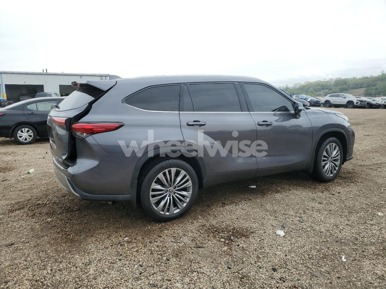 Photo 3 of 2021 TOYOTA HIGHLANDER PLATINUM (VIN 5TDFZRBH2MS087345)