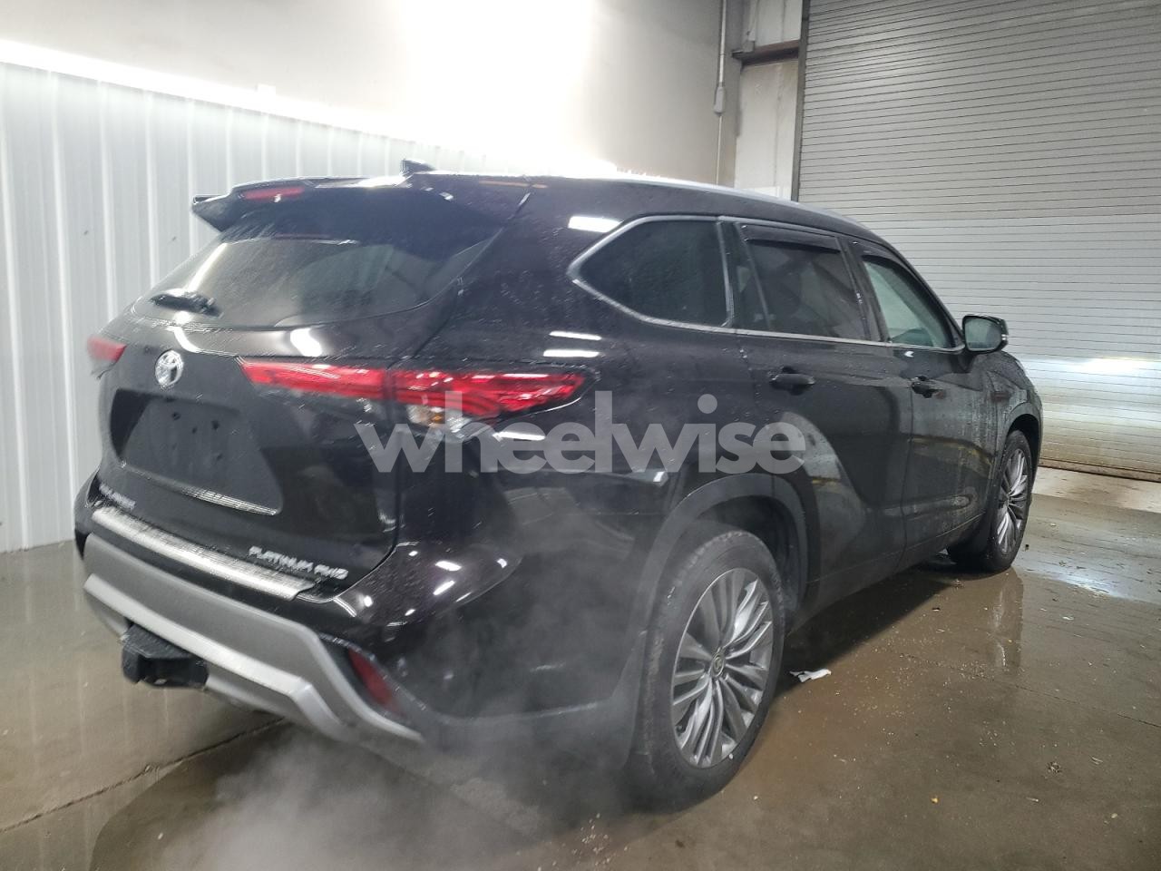 Photo 3 of 2020 TOYOTA HIGHLANDER PLATINUM (VIN 5TDFZRBH4LS044883)