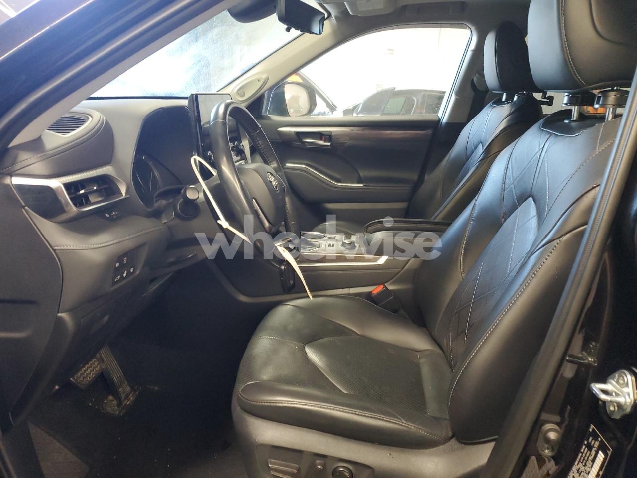 Photo 7 of 2020 TOYOTA HIGHLANDER PLATINUM (VIN 5TDFZRBH4LS044883)