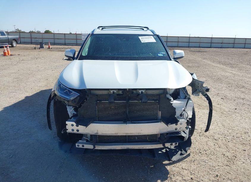 Photo 13 of 2022 Toyota Highlander PLATINUM (VIN 5TDFZRBH4NS238462)