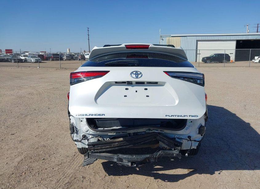 Photo 17 of 2022 Toyota Highlander PLATINUM (VIN 5TDFZRBH4NS238462)