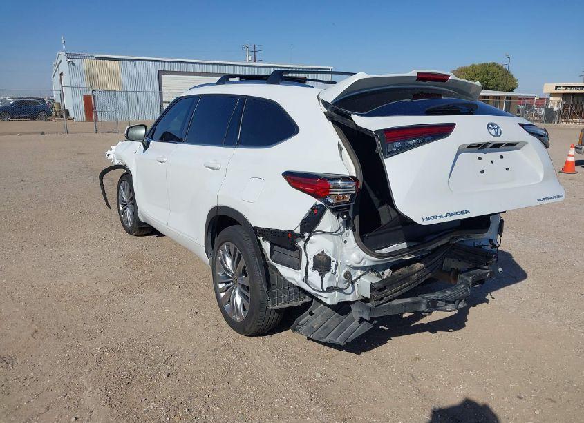 Photo 3 of 2022 Toyota Highlander PLATINUM (VIN 5TDFZRBH4NS238462)