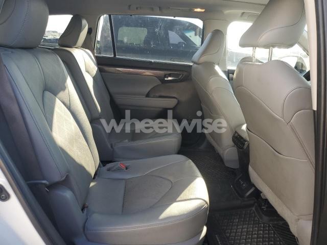 Photo 7 of 2022 TOYOTA HIGHLANDER PLATINUM (VIN 5TDFZRBH4NS250563)
