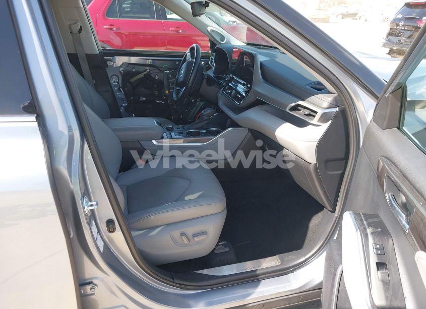 Photo 5 of 2021 Toyota Highlander PLATINUM (VIN 5TDFZRBH5MS095732)