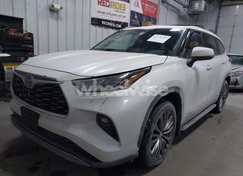 Photo 2 of 2022 Toyota Highlander PLATINUM (VIN 5TDFZRBH5NS203414)