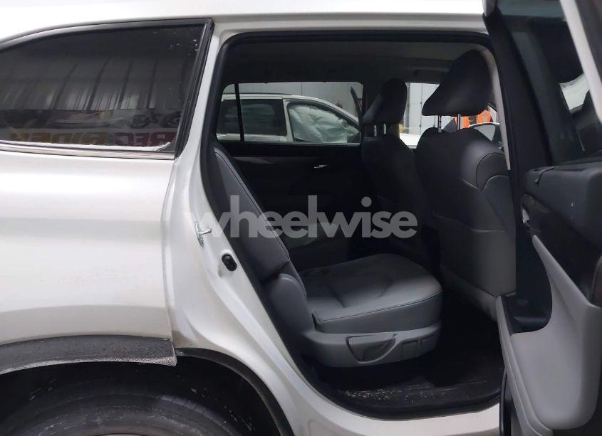 Photo 8 of 2022 Toyota Highlander PLATINUM (VIN 5TDFZRBH5NS203414)