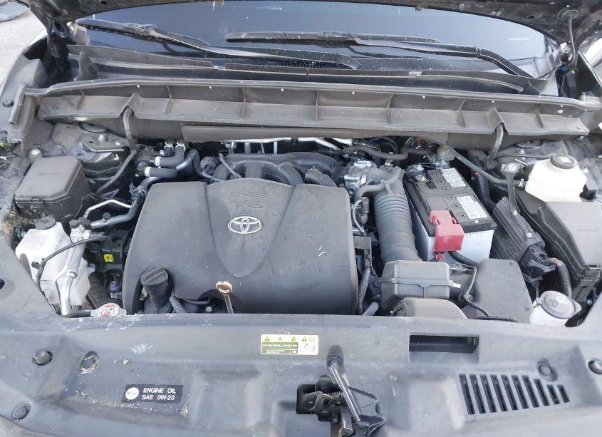 Photo 10 of 2022 Toyota Highlander PLATINUM (VIN 5TDFZRBH6NS256039)