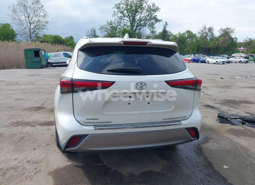 Photo 16 of 2021 Toyota Highlander PLATINUM (VIN 5TDFZRBH7MS109498)