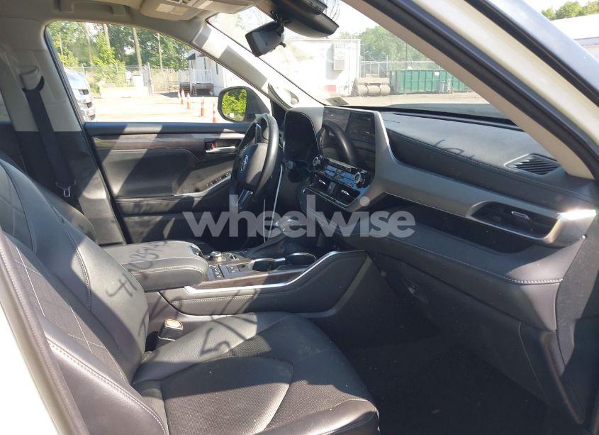 Photo 5 of 2021 Toyota Highlander PLATINUM (VIN 5TDFZRBH7MS109498)