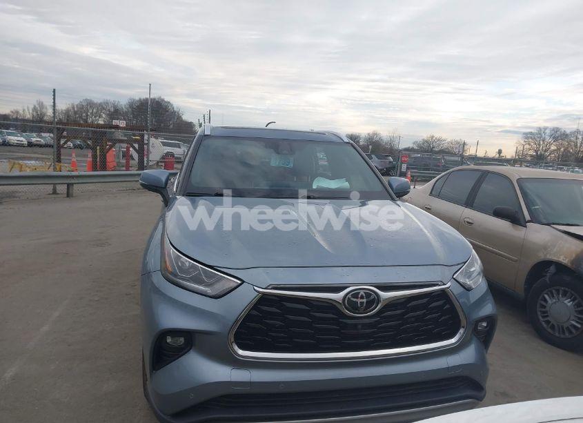 Photo 12 of 2021 Toyota Highlander PLATINUM (VIN 5TDFZRBH7MS123403)