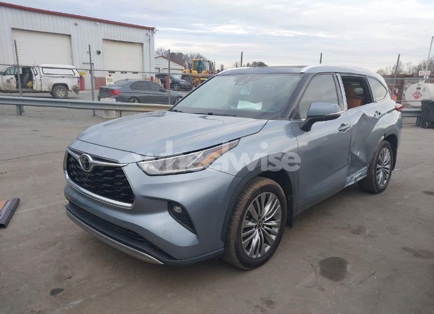 Photo 2 of 2021 Toyota Highlander PLATINUM (VIN 5TDFZRBH7MS123403)