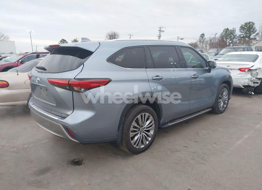 Photo 4 of 2021 Toyota Highlander PLATINUM (VIN 5TDFZRBH7MS123403)