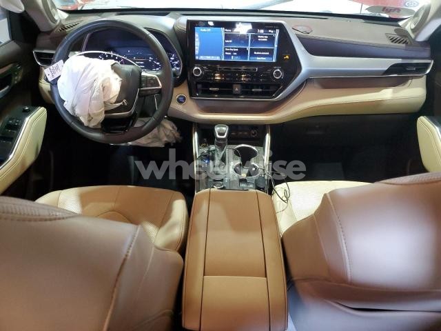 Photo 3 of 2020 TOYOTA HIGHLANDER PLATINUM (VIN 5TDFZRBH8LS029044)