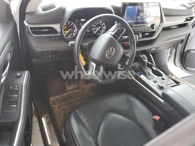 2021 TOYOTA HIGHLANDER PLATINUM (VIN 5TDFZRBH8MS118288) main photo