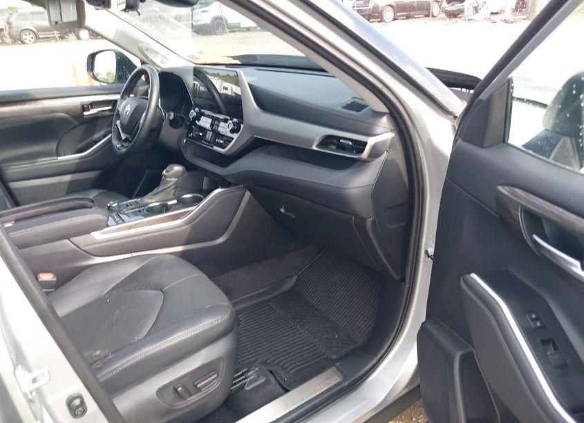 Photo 5 of 2021 Toyota Highlander PLATINUM (VIN 5TDFZRBH8MS148956)