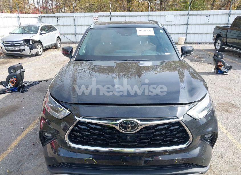 Photo 12 of 2020 Toyota Highlander PLATINUM (VIN 5TDFZRBHXLS003299)