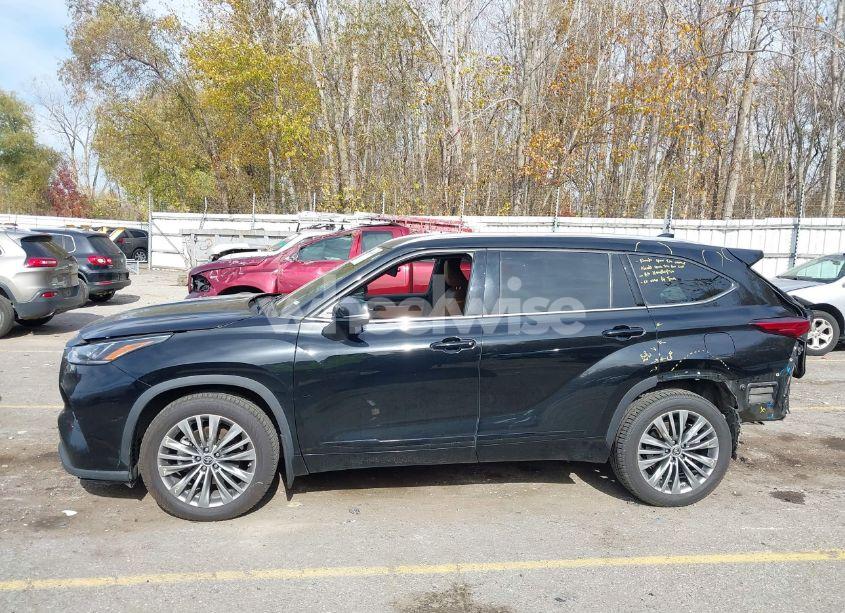 Photo 14 of 2020 Toyota Highlander PLATINUM (VIN 5TDFZRBHXLS003299)