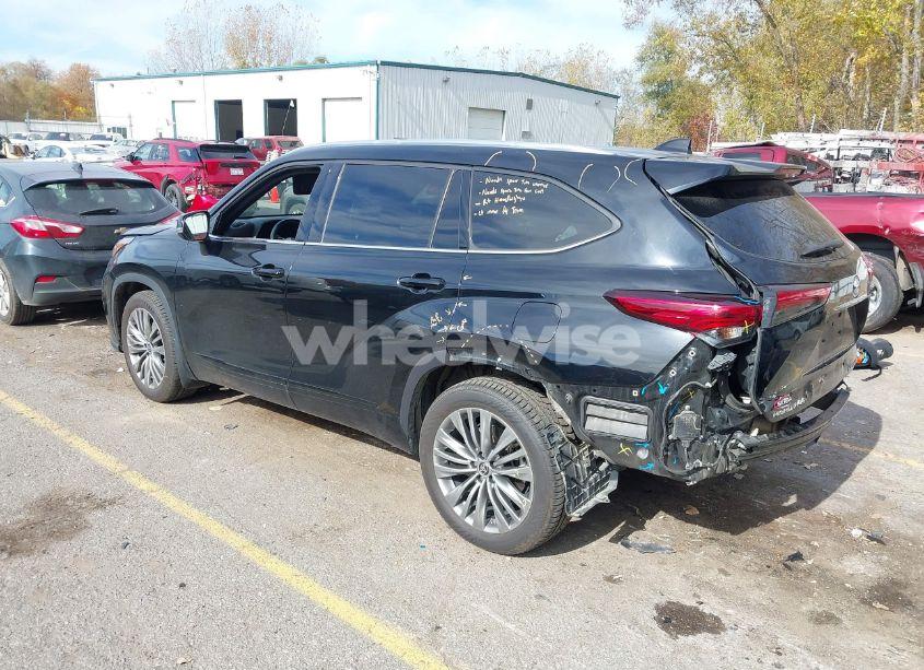 Photo 3 of 2020 Toyota Highlander PLATINUM (VIN 5TDFZRBHXLS003299)