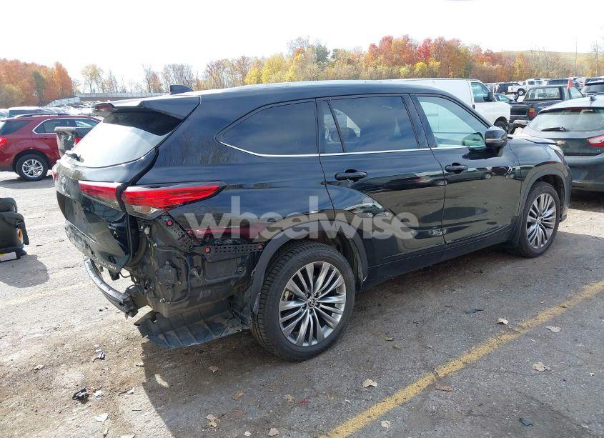 Photo 4 of 2020 Toyota Highlander PLATINUM (VIN 5TDFZRBHXLS003299)