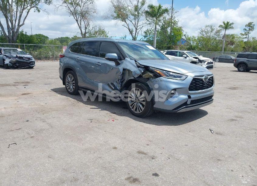 2022 Toyota Highlander PLATINUM (VIN 5TDFZRBHXNS175366) main photo