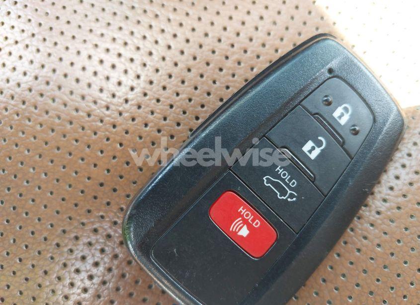 Photo 11 of 2022 Toyota Highlander PLATINUM (VIN 5TDFZRBHXNS175366)