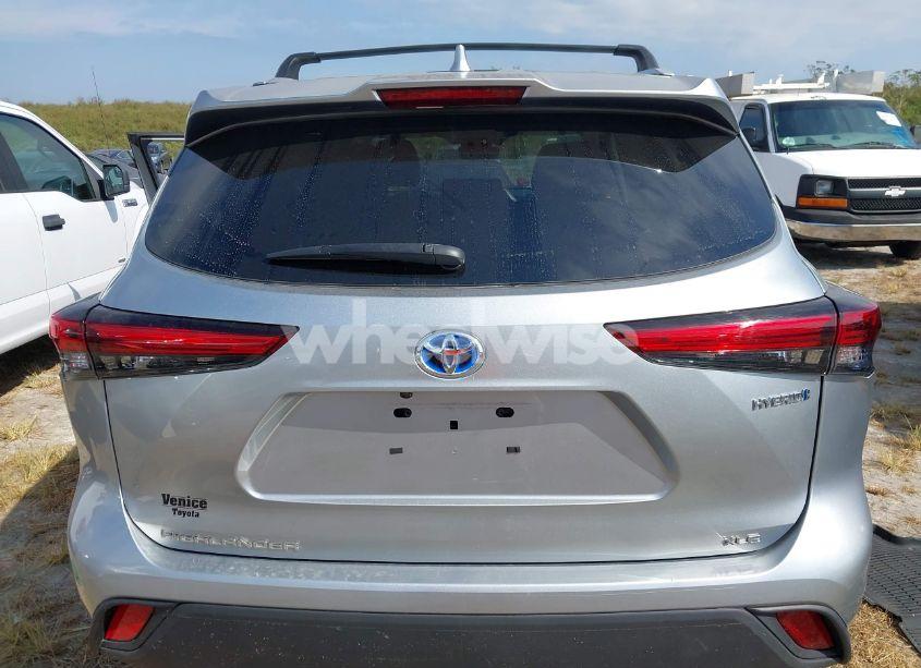 Photo 6 of 2021 Toyota Highlander HYBRID XLE (VIN 5TDGARAH3MS008231)