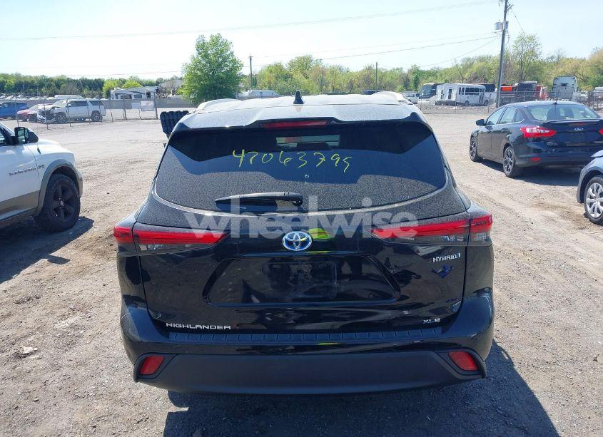 Photo 16 of 2022 Toyota Highlander HYBRID XLE (VIN 5TDGARAH3NS510285)