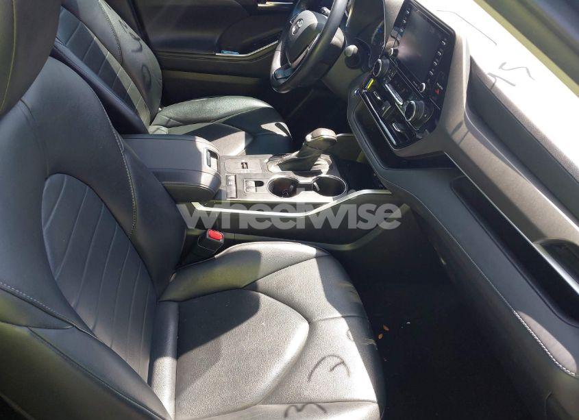 Photo 5 of 2022 Toyota Highlander HYBRID XLE (VIN 5TDGARAH3NS510285)