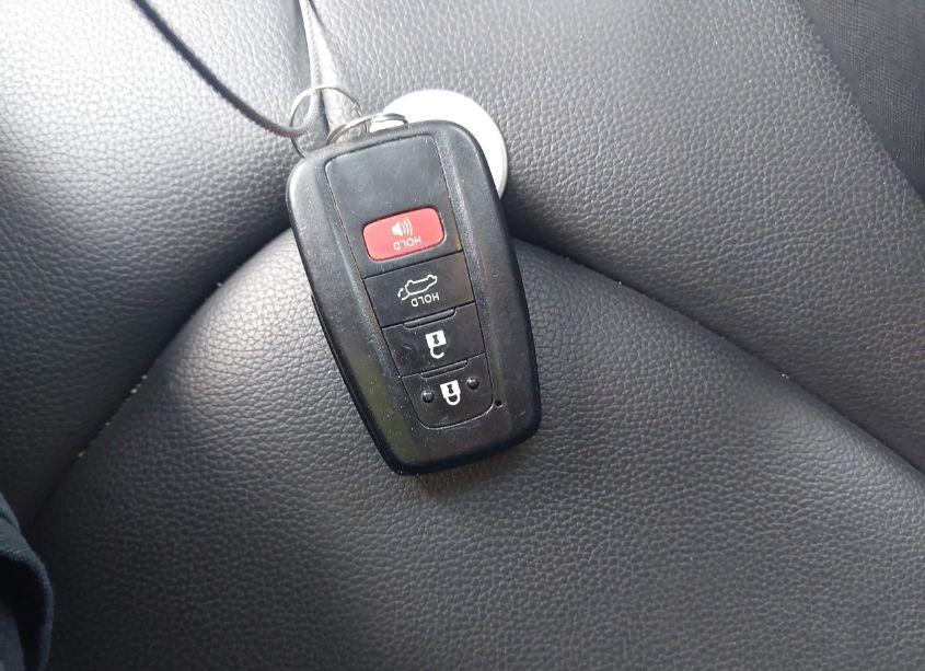 Photo 11 of 2020 Toyota Highlander HYBRID XLE (VIN 5TDGARAH4LS501298)