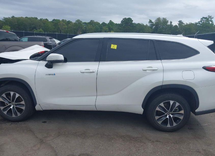Photo 14 of 2020 Toyota Highlander HYBRID XLE (VIN 5TDGARAH4LS501298)