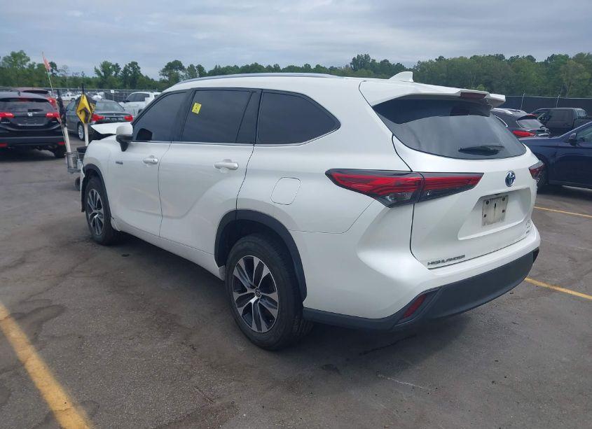 Photo 3 of 2020 Toyota Highlander HYBRID XLE (VIN 5TDGARAH4LS501298)