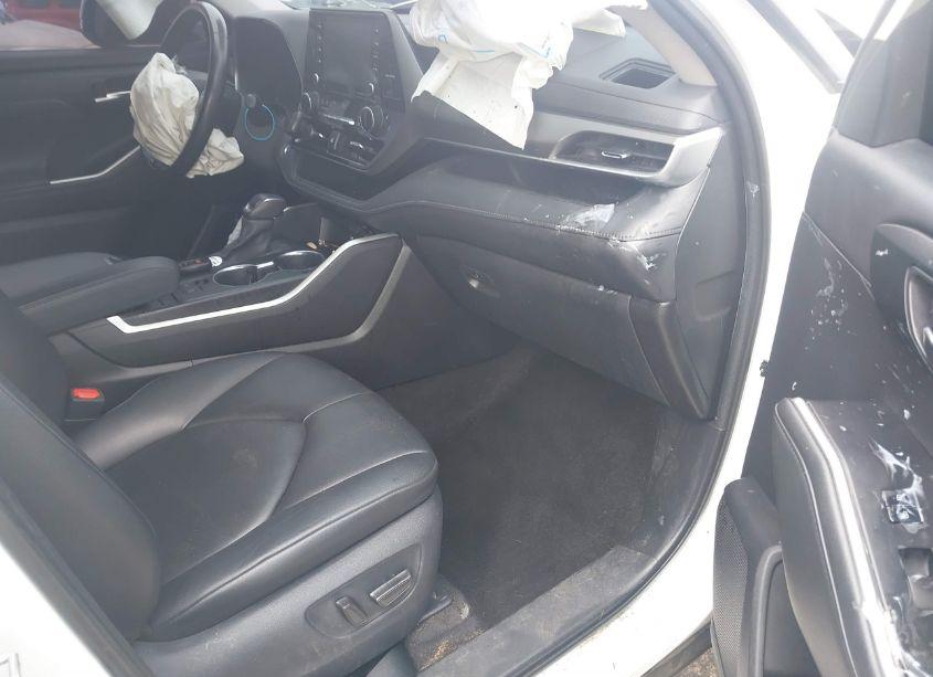 Photo 5 of 2020 Toyota Highlander HYBRID XLE (VIN 5TDGARAH4LS501298)