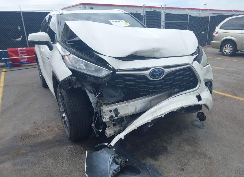 Photo 6 of 2020 Toyota Highlander HYBRID XLE (VIN 5TDGARAH4LS501298)