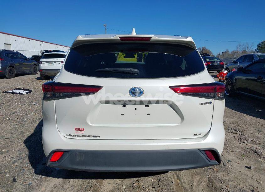 Photo 16 of 2021 Toyota Highlander HYBRID XLE (VIN 5TDGARAH5MS503725)