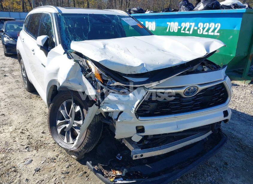 Photo 6 of 2021 Toyota Highlander HYBRID XLE (VIN 5TDGARAH5MS503725)