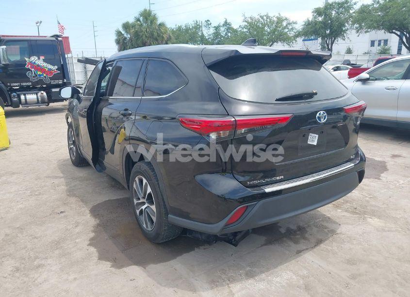 Photo 3 of 2021 Toyota Highlander HYBRID XLE (VIN 5TDGARAH7MS005039)