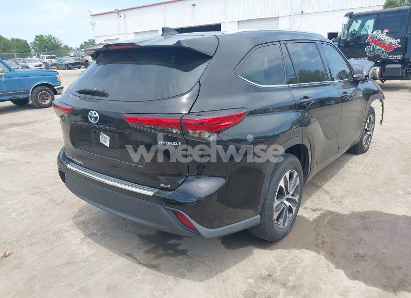 Photo 4 of 2021 Toyota Highlander HYBRID XLE (VIN 5TDGARAH7MS005039)