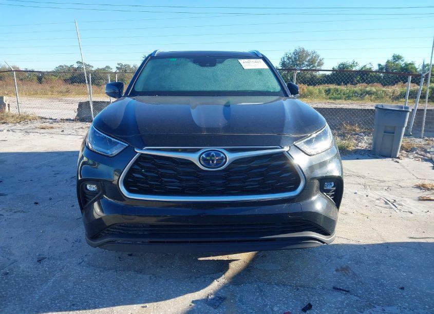 Photo 12 of 2021 Toyota Highlander HYBRID XLE (VIN 5TDGARAH7MS508568)