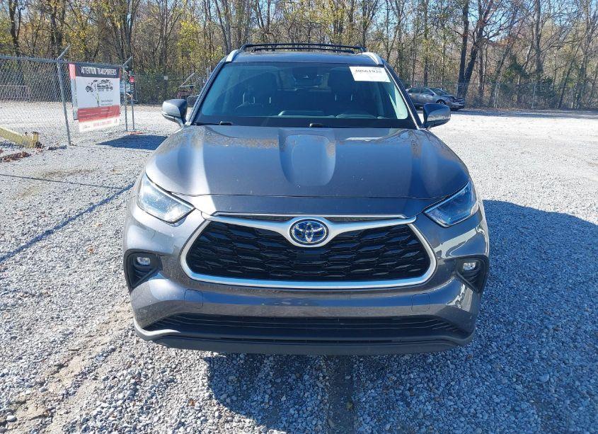 Photo 12 of 2022 Toyota Highlander HYBRID XLE (VIN 5TDGARAH7NS512153)