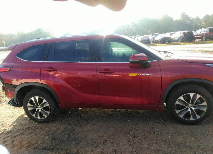 Photo 13 of 2020 Toyota Highlander HYBRID XLE (VIN 5TDGARAH8LS503216)