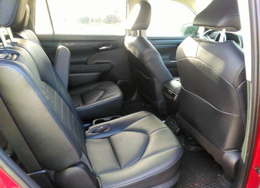 Photo 8 of 2020 Toyota Highlander HYBRID XLE (VIN 5TDGARAH8LS503216)