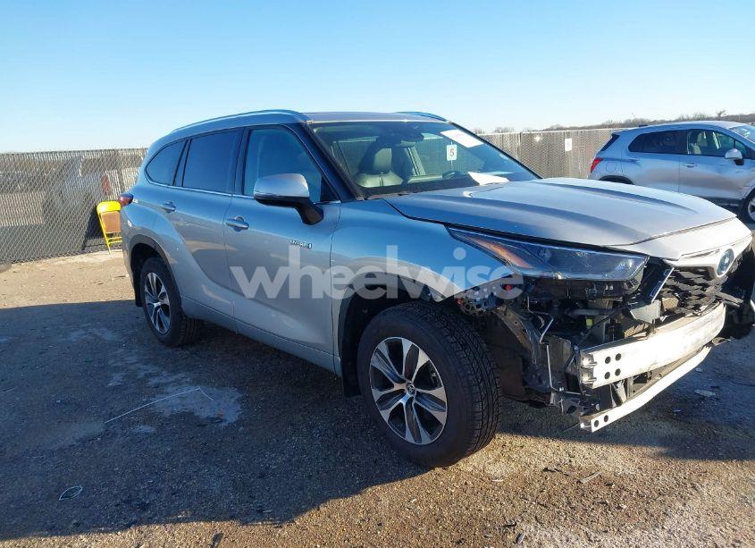 2021 Toyota Highlander HYBRID XLE (VIN 5TDGARAHXMS011062) main photo
