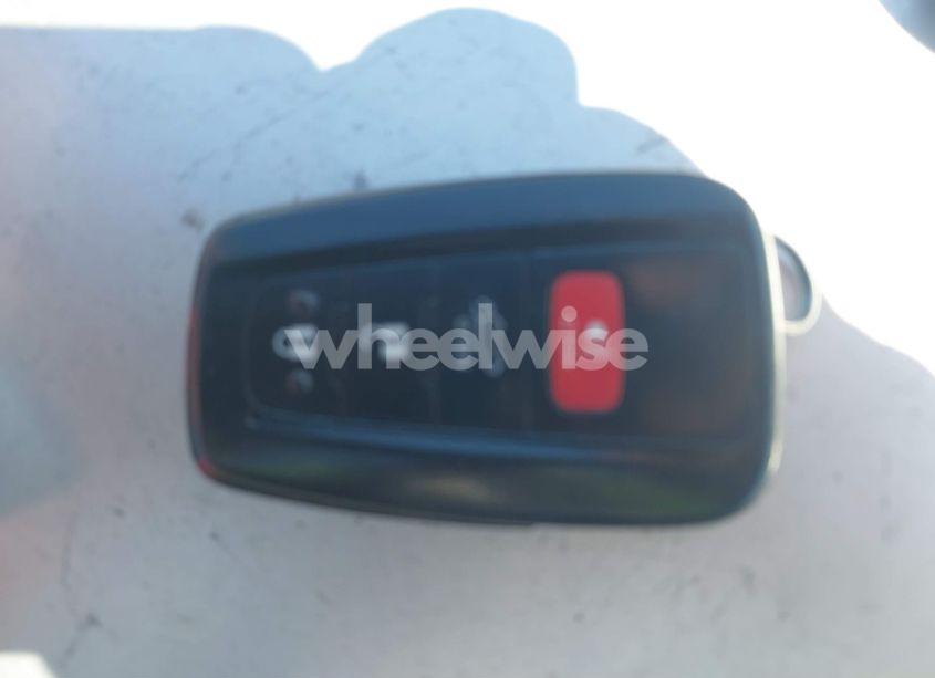 Photo 11 of 2022 Toyota Highlander HYBRID XLE (VIN 5TDGARAHXNS515323)