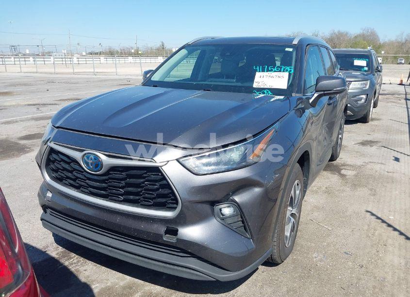 Photo 12 of 2022 Toyota Highlander HYBRID XLE (VIN 5TDGARAHXNS515323)