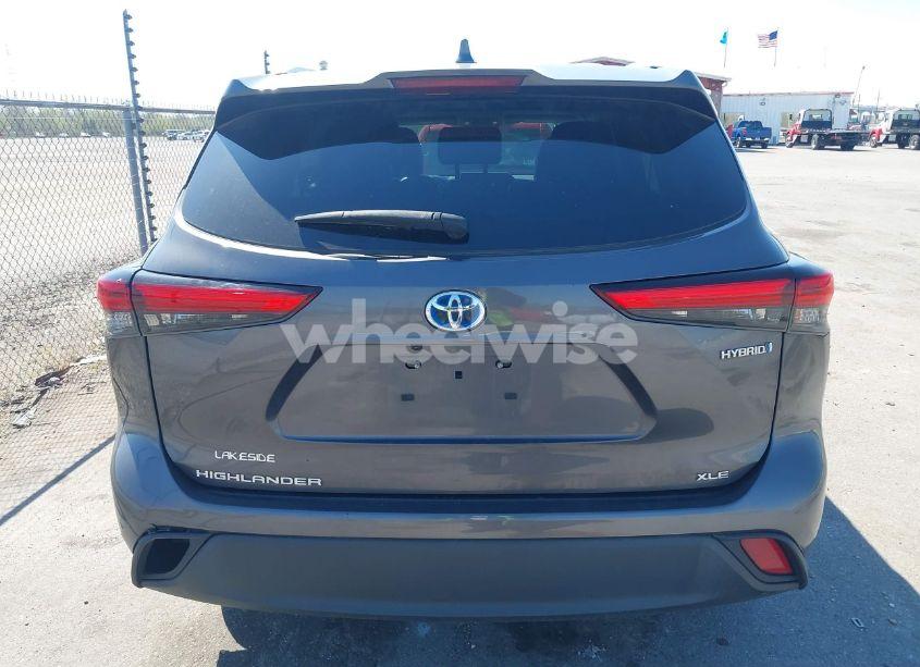 Photo 16 of 2022 Toyota Highlander HYBRID XLE (VIN 5TDGARAHXNS515323)
