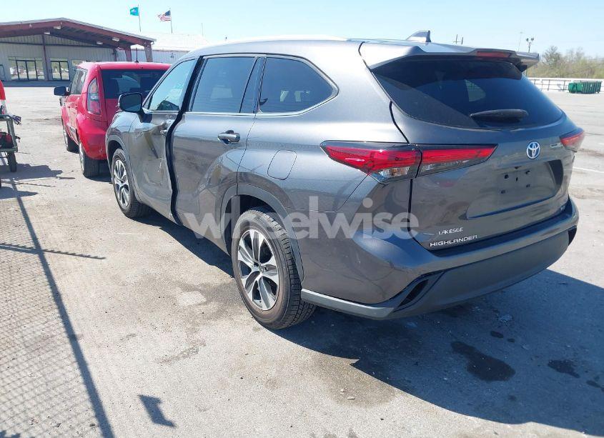 Photo 3 of 2022 Toyota Highlander HYBRID XLE (VIN 5TDGARAHXNS515323)
